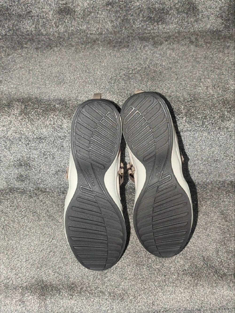 Easy Spirit Women's Beige and Orange Slip-On Mary Jane Flats - Picture 5 of 7